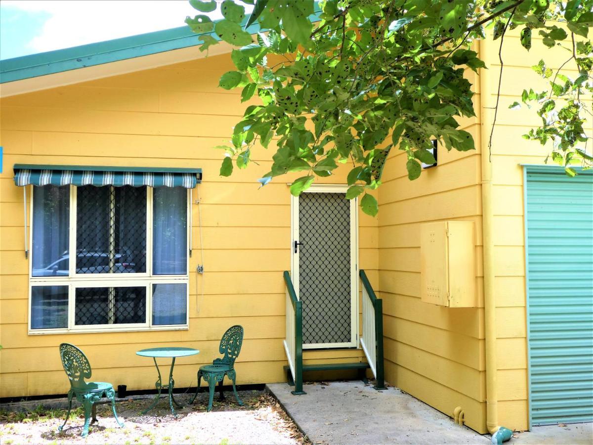 Vista Hinchinbrook Aparthotel Cardwell Exterior foto